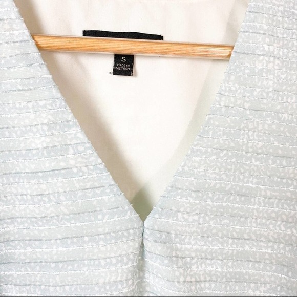 Banana Republic Blue Drape Blouse Side Pleats Size S Sleeveless - Picture 3 of 9